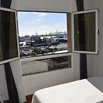 Con Vistas Apartment *